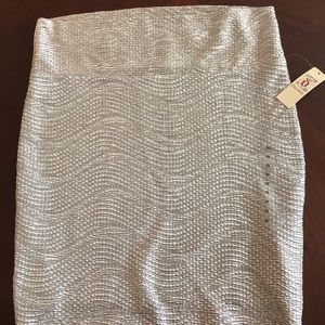 Beautiful, shimmery pencil skirt-NWT